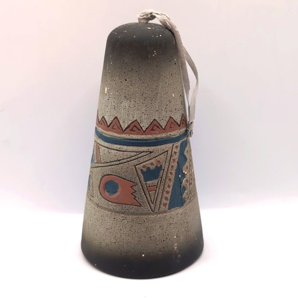 Vintage Native American Ceramic Pottery Bell Hand Painted Handpainted & Engraved - Picture 1 of 11